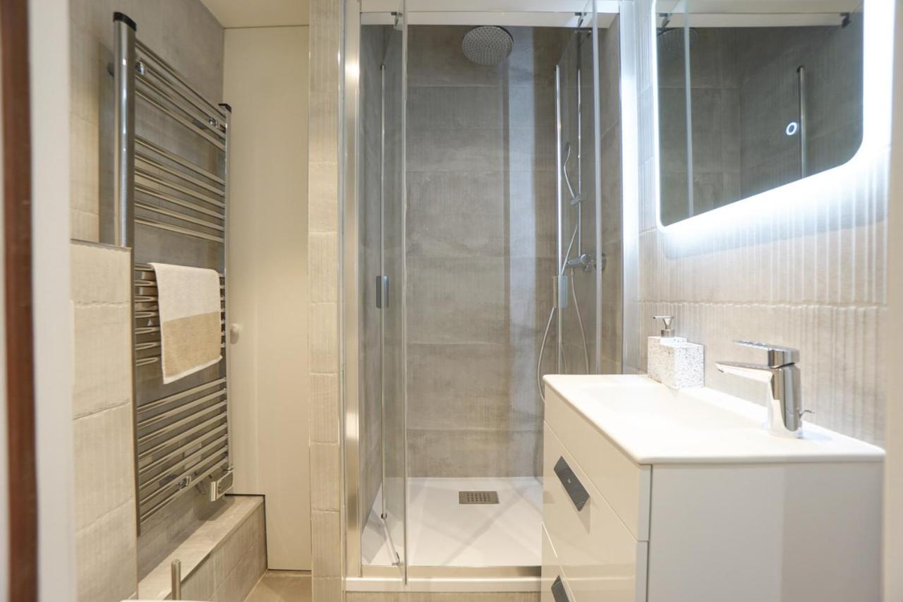 Modern Duplex Close To The Eiffel Tower باريس المظهر الخارجي الصورة